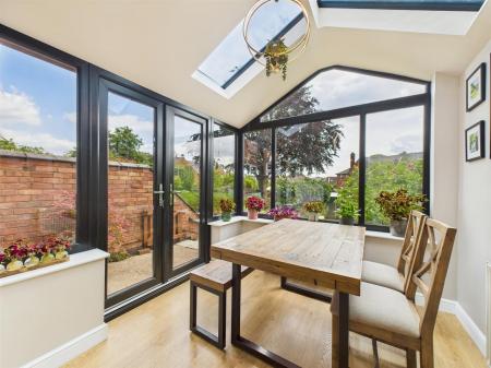 Garden/Dining Room