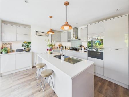 High Specification Fitted Kitchen