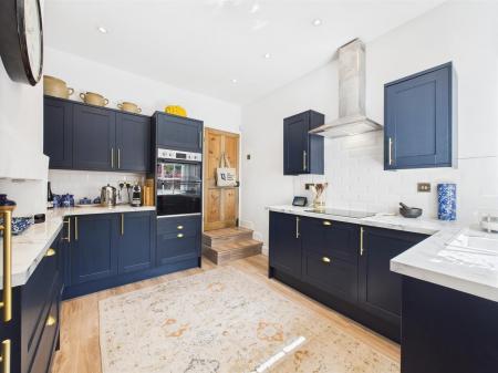 Fitted Kitchen