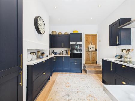 Fitted Kitchen