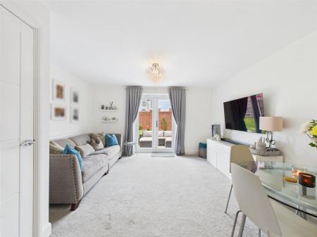 Lounge/Dining Room