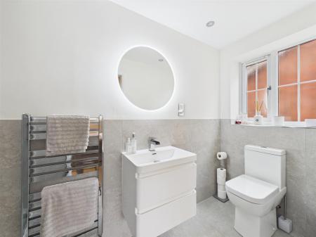 Superbly Appointed En-Suite Shower Room