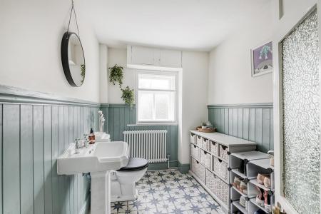 Fitted Guest Cloakroom