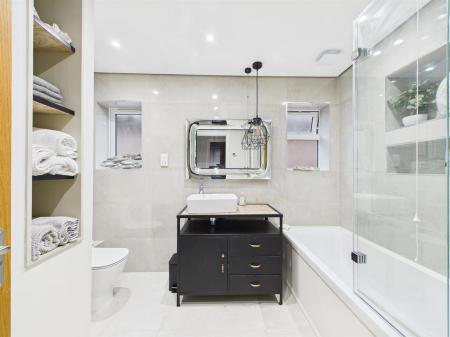 Superbly Appointed Bathroom