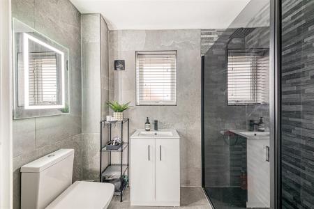 Superb En-Suite Shower Room