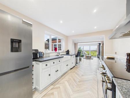 Fabulous Open Plan Living Kitchen