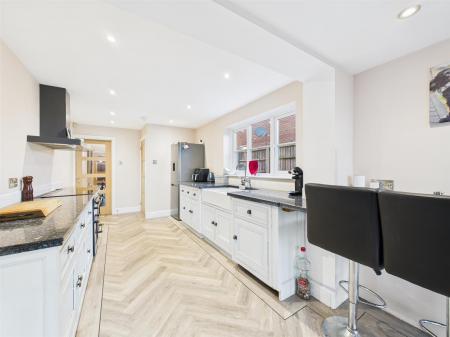 Fabulous Open Plan Living Kitchen