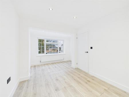 Spacious Lounge/Dining Room