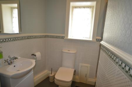 Guest Cloakroom/Shower Room