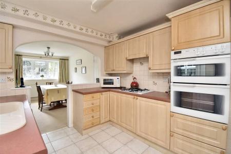 Living Kitchen/Dining Room