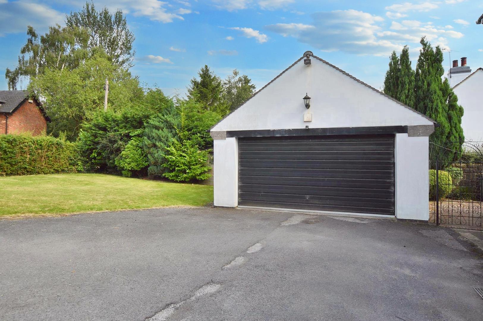 4 bedroom Detached House for rent in Quarndon