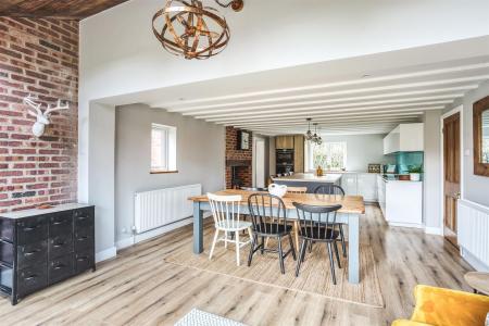 Living Kitchen/Dining Room