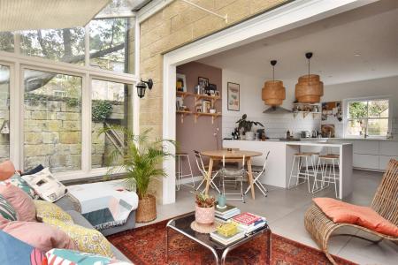 Living Kitchen/Dining Room