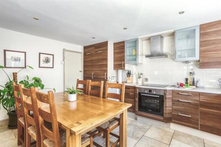 Living Kitchen/Dining Room