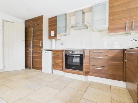 Living Kitchen/Dining Room