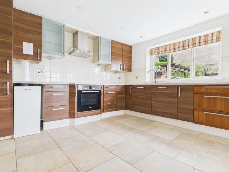 Living Kitchen/Dining Room