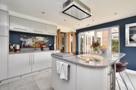 Superbly Appointed Fitted Kitchen