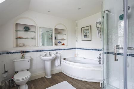 En-suite Bathroom