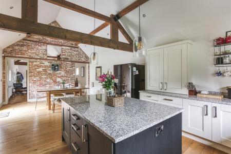 Living Kitchen/Dining Room