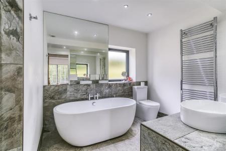 En-Suite Bathroom