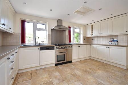 Living Kitchen/Dining Room