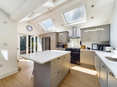 Newly Fitted Kitchen