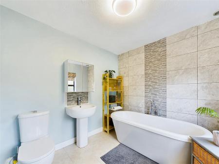 En-Suite Bathroom