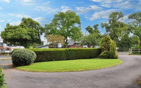 Horseshoe Driveway