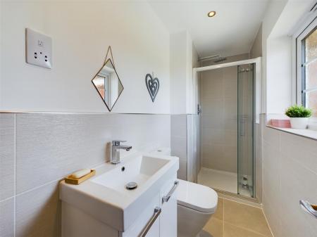 Well Appointed En-Suite Shower Room