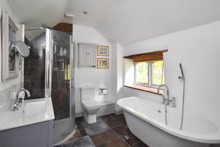 En-Suite Bathroom