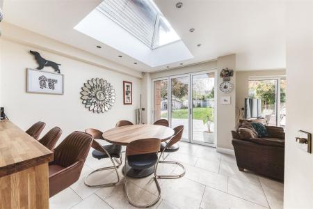 Kitchen/Dining Area