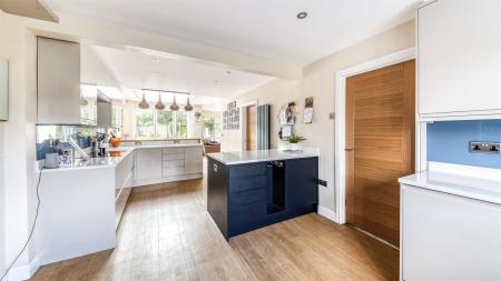 Kitchen/Dining Area