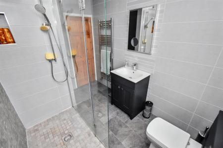 Bathroom/Shower Room