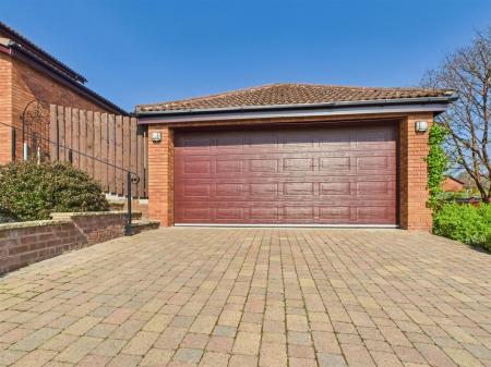 Brick & Tile Double Detached Garage