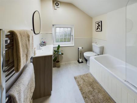 Spacious Family Bathroom