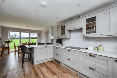 Living Kitchen/Dining Room