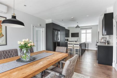 Living Kitchen/Dining Room