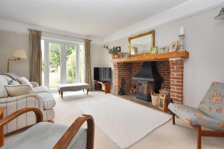 Charming Lounge