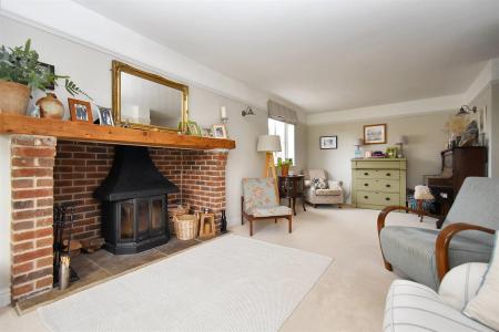 Charming Lounge