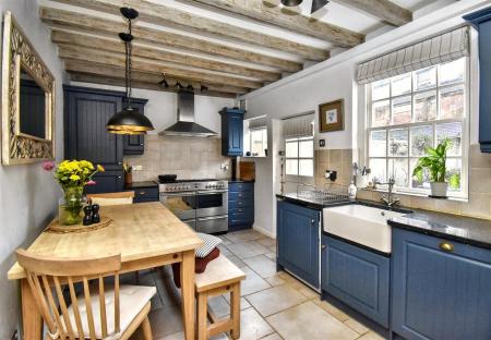 Living Kitchen/Dining Room