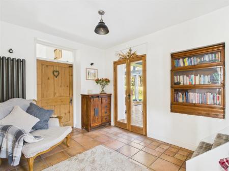 Snug/Dining Room