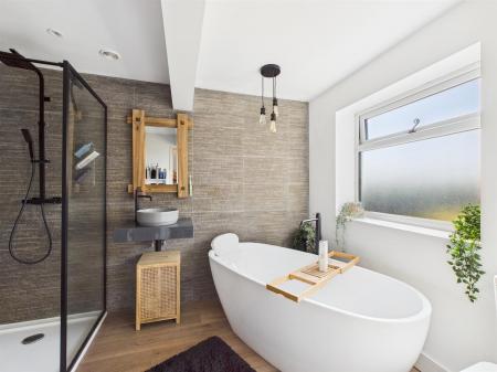 En-Suite Bathroom