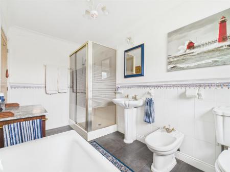 En-Suite Bathroom