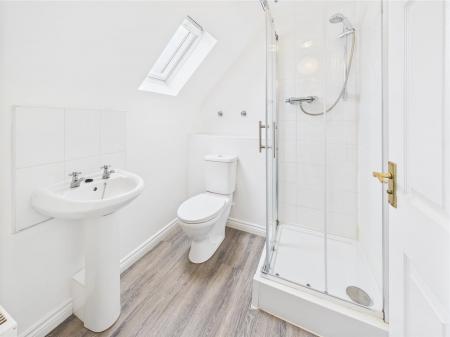 Master Bedroom En-Suite