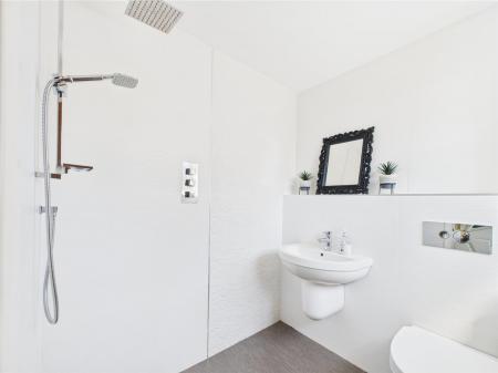 Wet/Shower Room