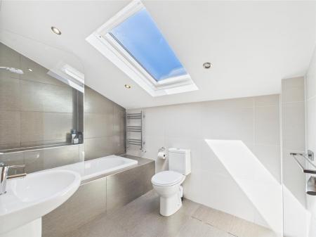 En-Suite Bathroom