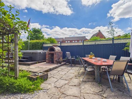 Large Sunny Garden