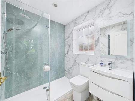 Master Bedroom En-Suite
