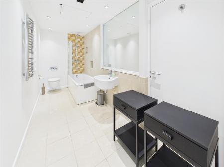 Large En-Suite