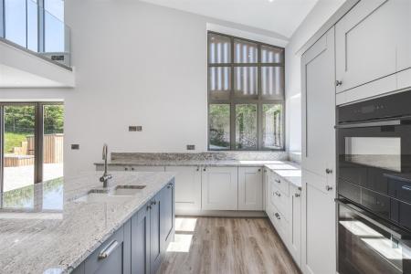 Living Kitchen/Dining Room
